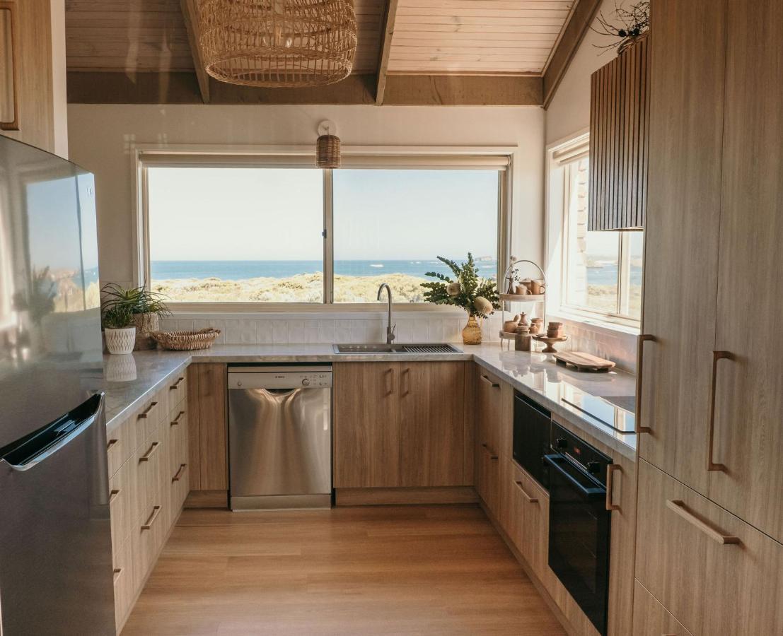 Sunsets On Martyrs Coastal Luxury Beach House פטרבורו מראה חיצוני תמונה